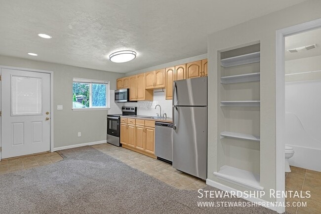 Photo - 1431 1/2 W. Broadway Avenue-