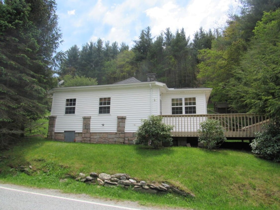 Photo - 726 Middle Fork Road