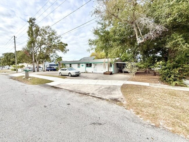 Photo - 2611 41st Ave N