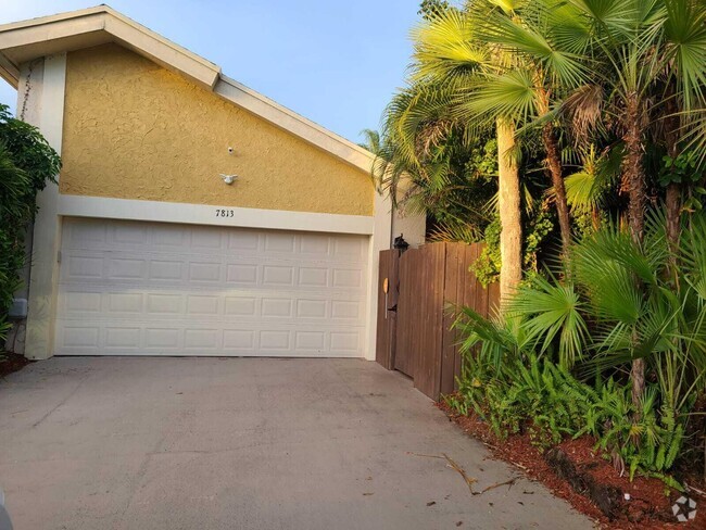 Building Photo - 7813 Kenway Pl W Rental