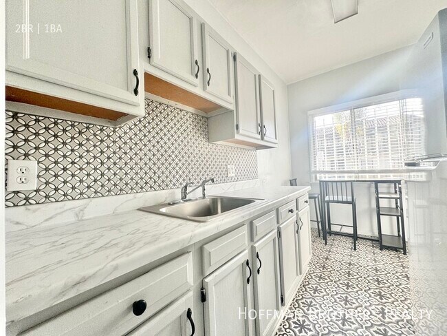 Photo - 400 N Genesee Ave