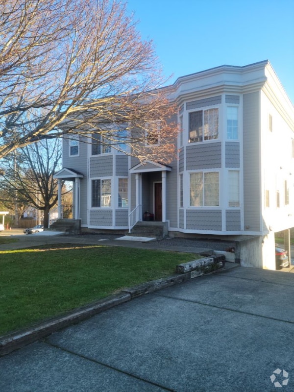 Building Photo - 2020 Mill Ave Rental