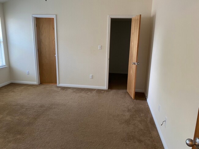 Building Photo - 112-114 Marvin Cove Unit 114 Marvin Rental