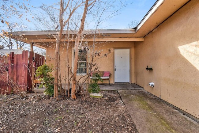 Photo - 6209 Langham St