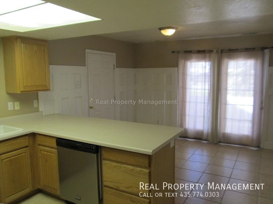 Photo - 120 Penhurst Pl