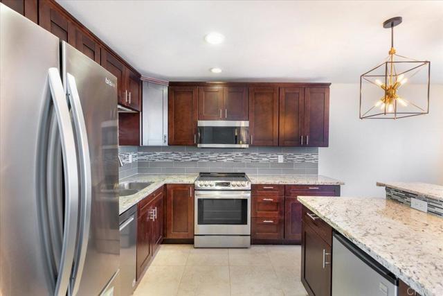 Building Photo - 1640 Maple Dr Unit 32