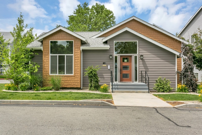 Leasing Office - Willowbrook Apartments