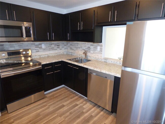 Photo - 1601 NE 191st St Unit 307