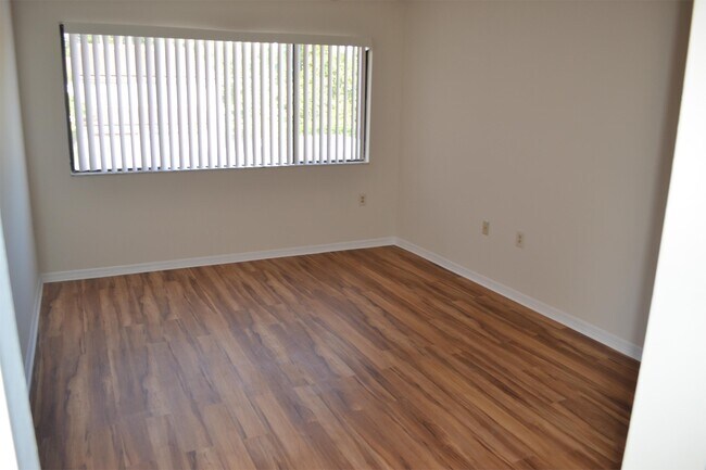 Photo - 5061 Ernst Ct