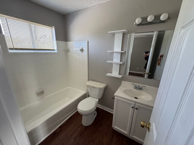 Photo - 908 4th Ave W Unit Apt 3