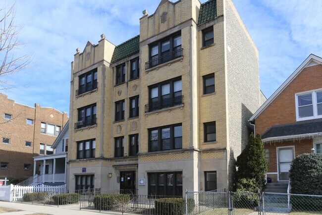 Photo - 4740 N Hermitage Ave Condo Unit 302
