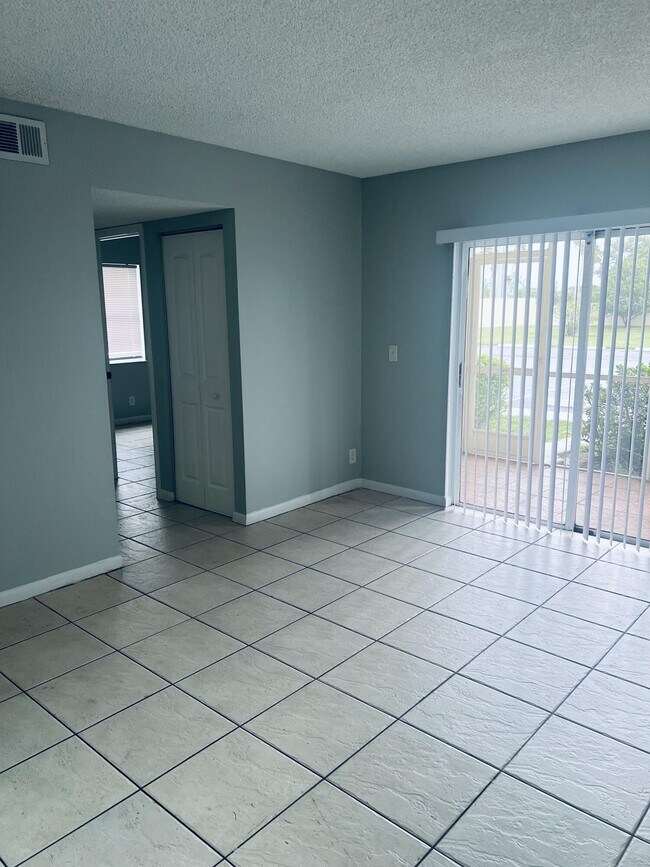 Photo - 1564 SE Royal Green Cir Unit U-103