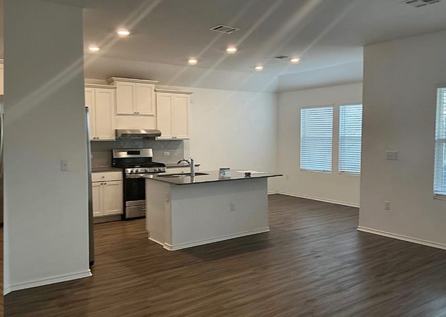 Photo - 146 Grissom Dr