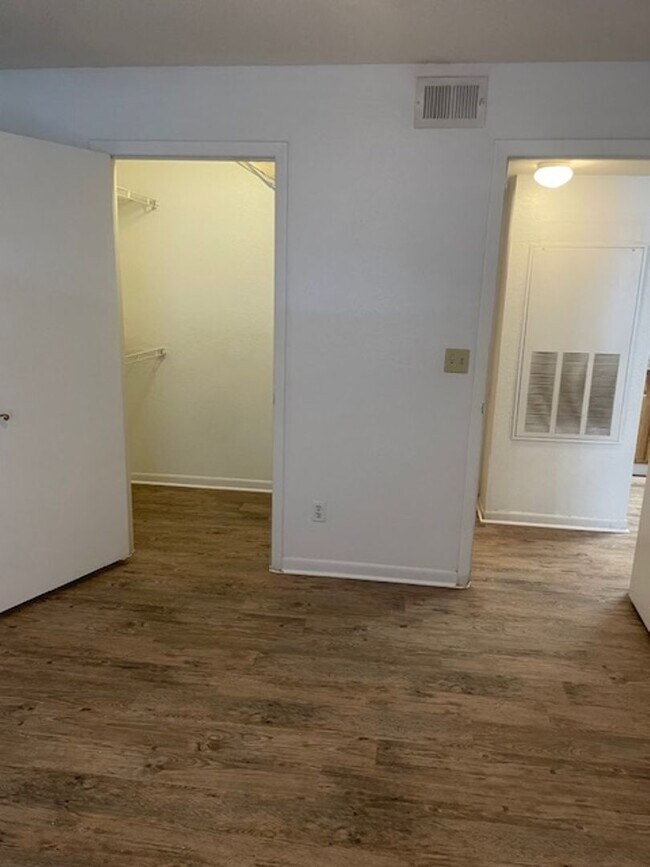 Photo - Lexington place ground fl One bedroom Unit 515