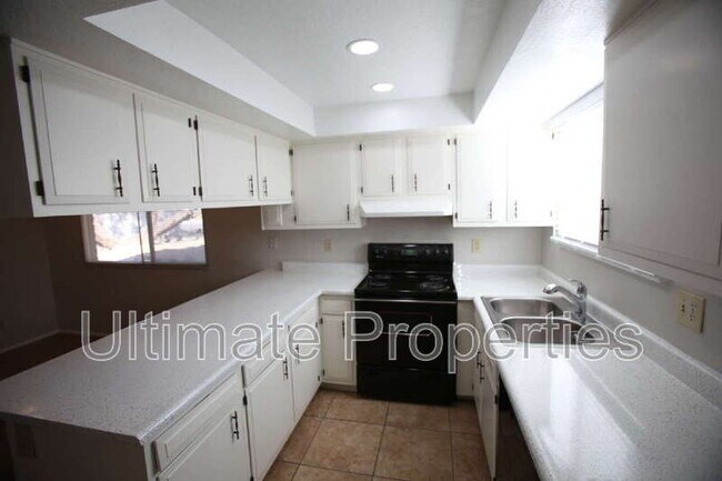 Photo - 401 W Utopia Rd