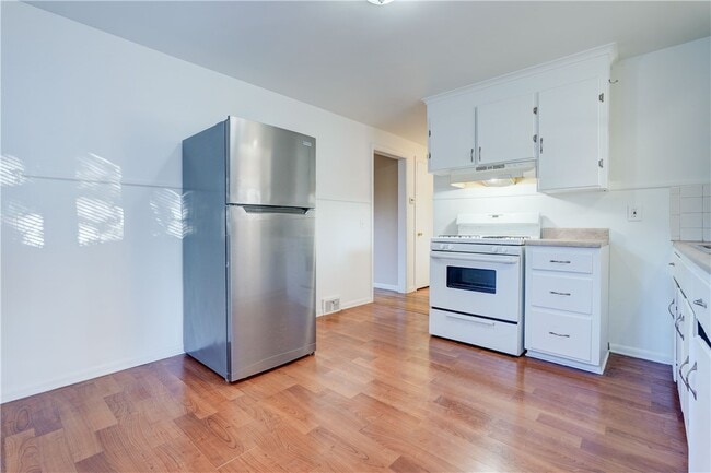 Photo - 100 Bleacker Rd