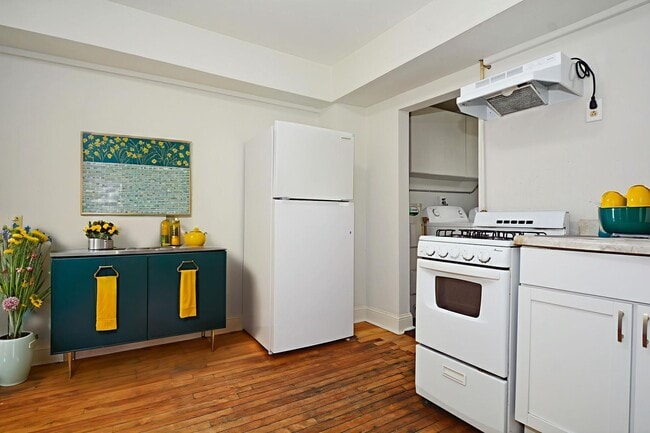 Photo - 920 22nd Ave NE Unit #1