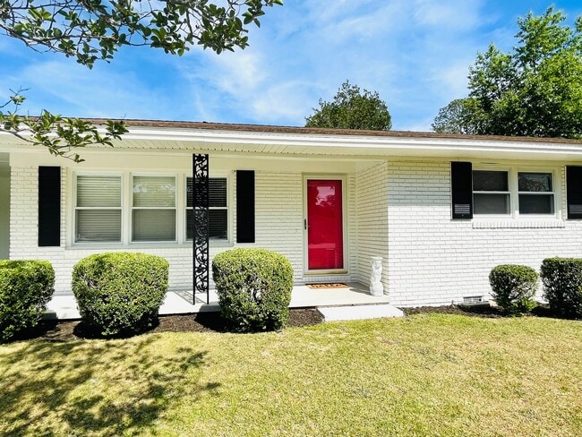 Photo - 2013 Lee Ave