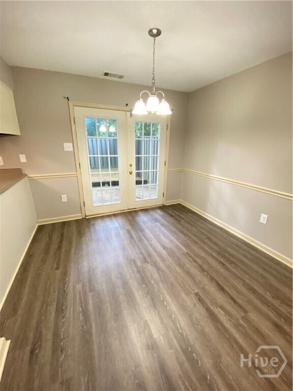 Photo - 163 Holland Park Cir