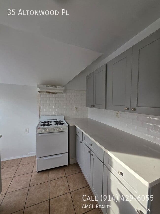 Photo - 35 Altonwood Pl