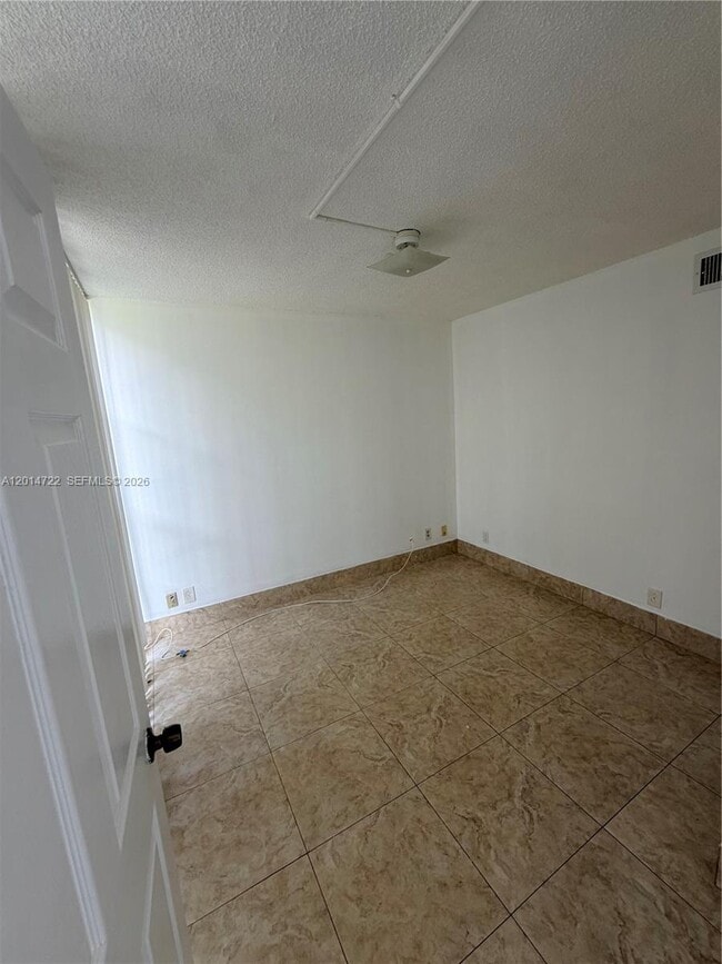 Photo - 2000 Atlantic Shores Blvd Unit 118