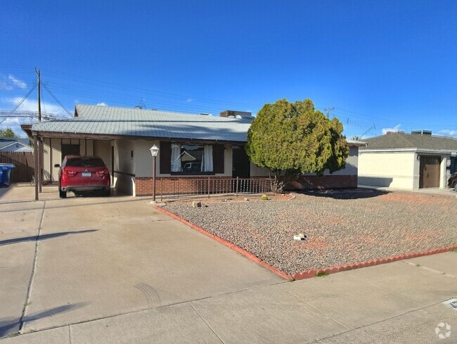 Building Photo - OPEN 8-2-25  12-1PM; Remodeled 4Br-2Ba hou... Rental