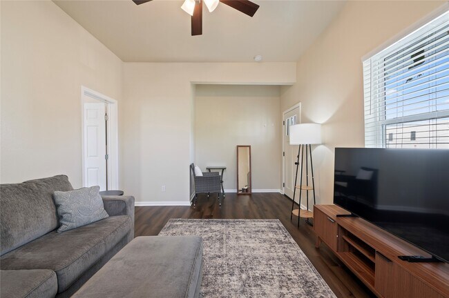 Photo - 2127 Avenue O