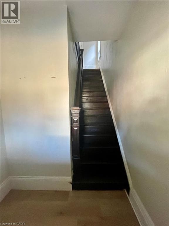 Photo - 27 Strathcona Ave S Unité 2