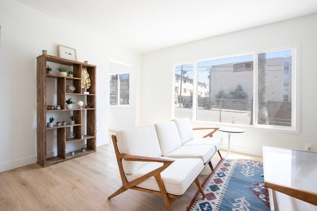 Photo - 4019 Oakwood