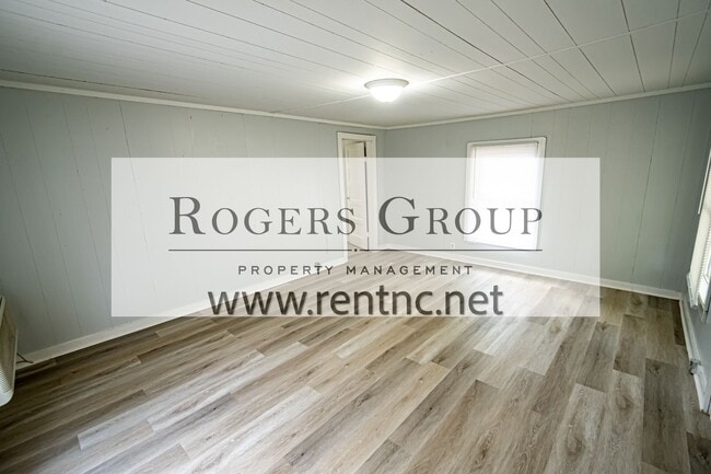 Photo - 617 Roberson St