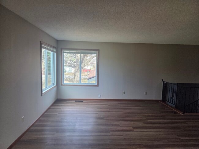 Photo - 803 1st Ave NW