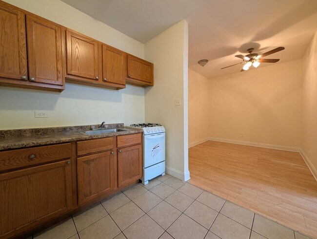 Photo - 4851 N Damen Ave Unit 203