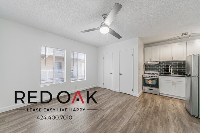 Building Photo - 818 S Mariposa Ave Unit 27