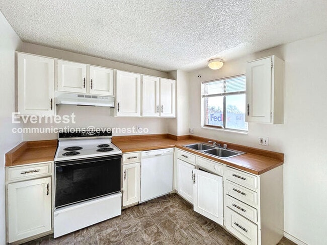 Photo - 2502 King St Unit B