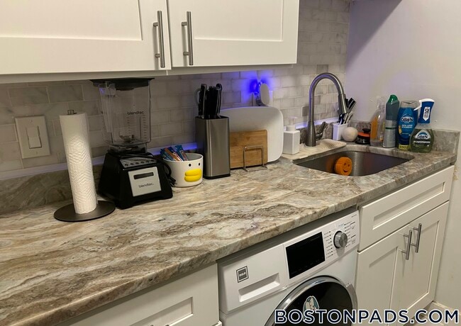 Photo - 86 Glenville Ave Unit 2