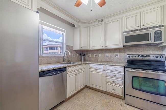 Building Photo - 701 Lori Dr Unit 205 Rental