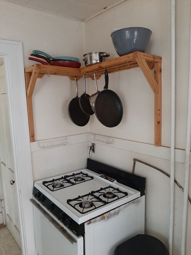 Photo - 143 Lathrop St