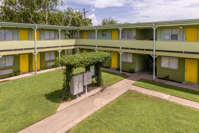 Casa Del Sol Apartments