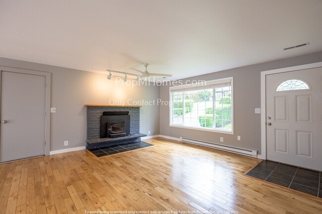 Photo - Charming Three Bedroom Awaits in West Linn!