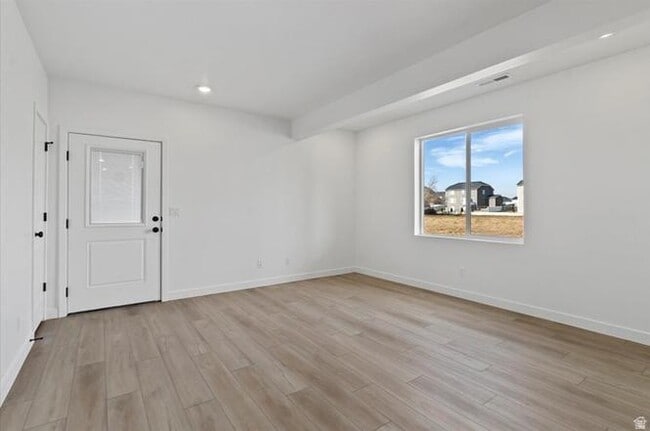 Photo - 1538 E Livi Ln Unit Basement Full