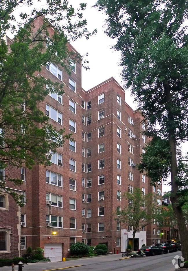 Photo - 135 Willow St