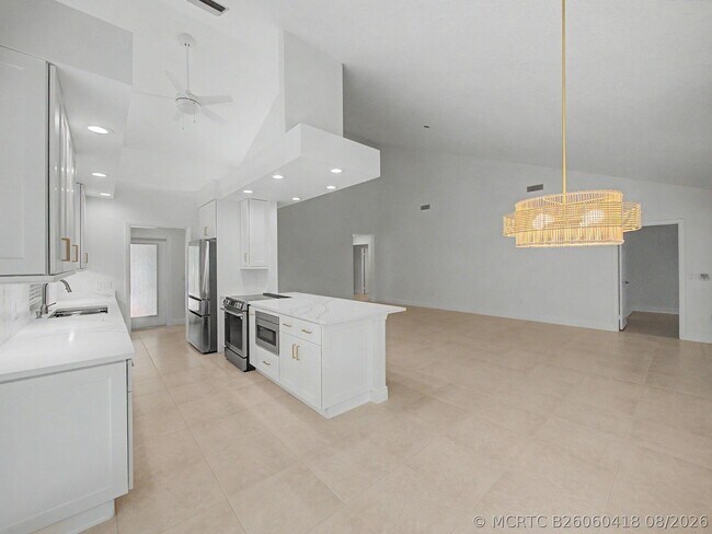 Photo - 303 Leeward Dr