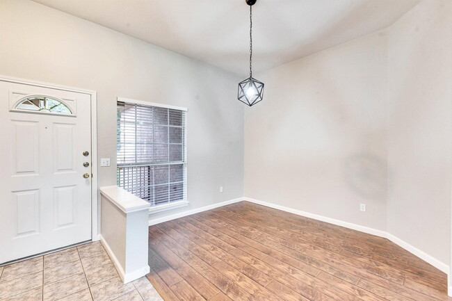 Photo - 6412 Convict Hill Rd