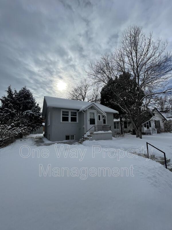 Building Photo - 1112 7th St