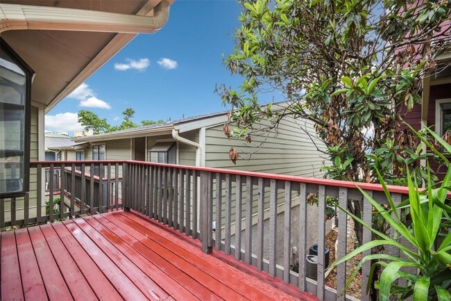 Photo - 2215 Post Rd Unit 2024