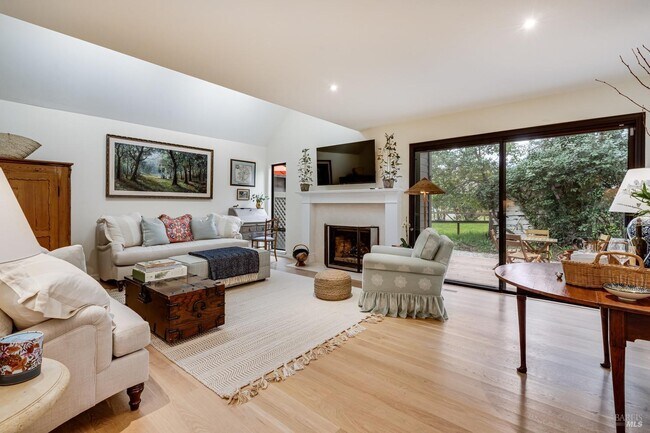 Photo - 1450 Wallis Ct