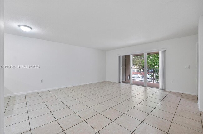 Photo - 8400 SW 154th Cir Ct Unit 725