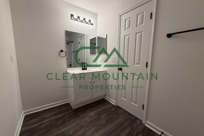 Photo - Fully Updated 3BR/2BA with Open Floor Plan & High Ceiling! Unit 17 SF