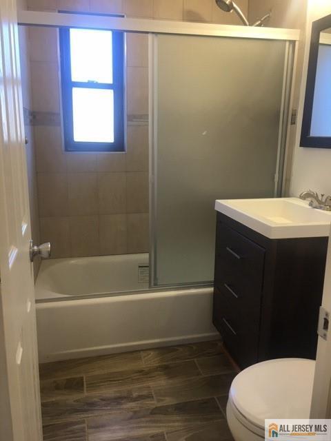 Photo - 218 Newman St