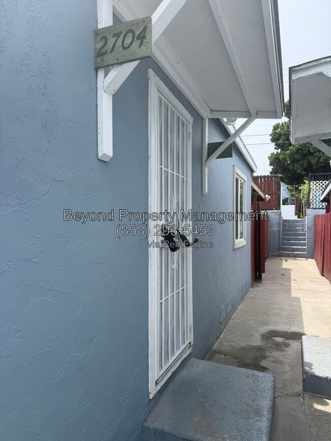 Building Photo - 2704 Highland Ave